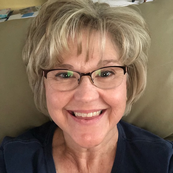 Meet your Posher, Sundy - Picture 2 of 2